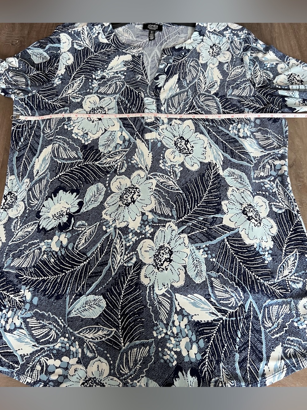 Jones New York Navy and Light Blue Floral Blouse Size Large - Picture 6 of 6